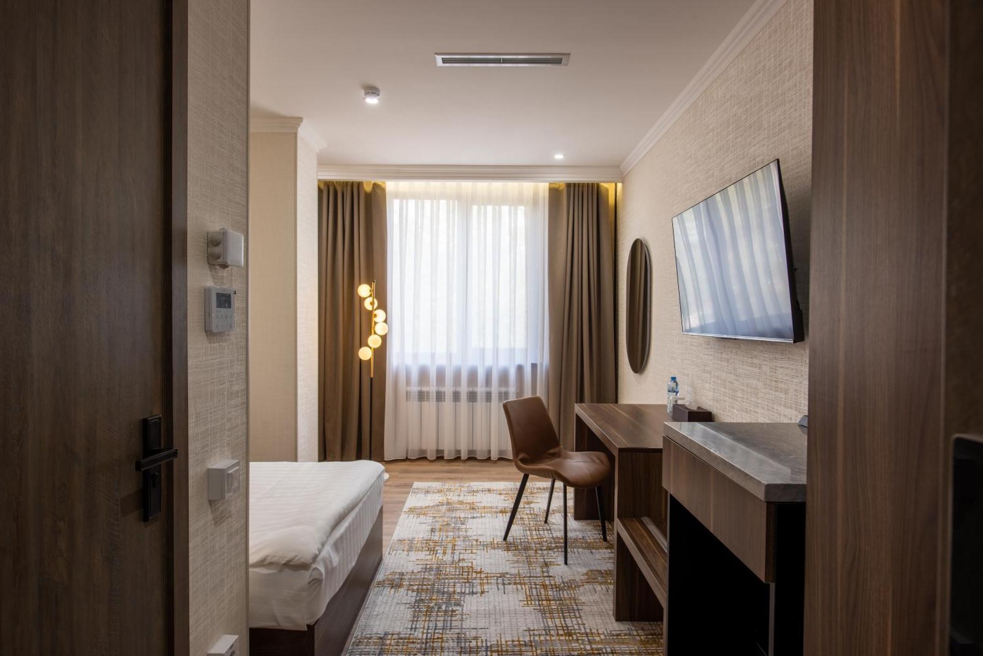 Silk Road Premium Hotel Ташкент Екстериор снимка
